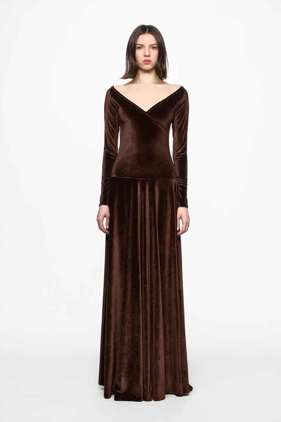 ATU Body Couture robe velours marron épaules nues sol