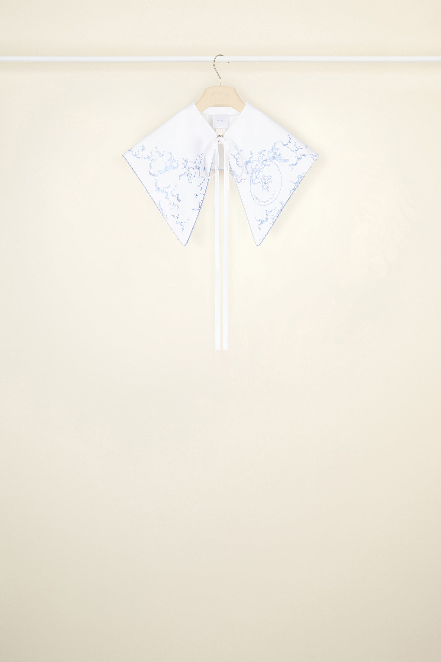 Patou AC033 col blanc coton bio brodé