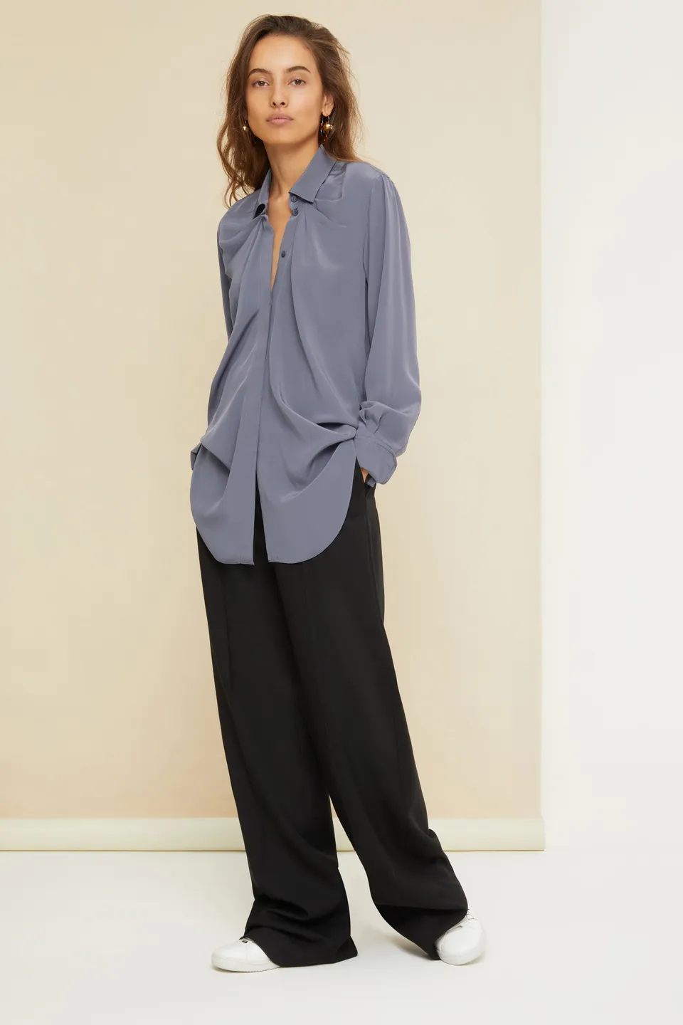 Patou Tops Shirts H21BL0030013910A chemisier soie gris drapé