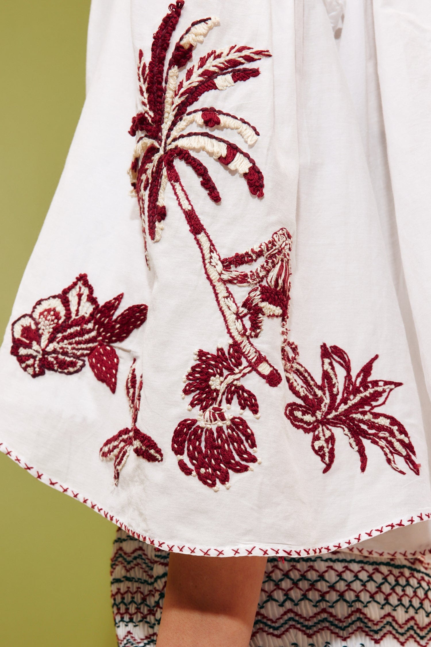 Alemaïs Odie Top blouse brodée coton soie col V