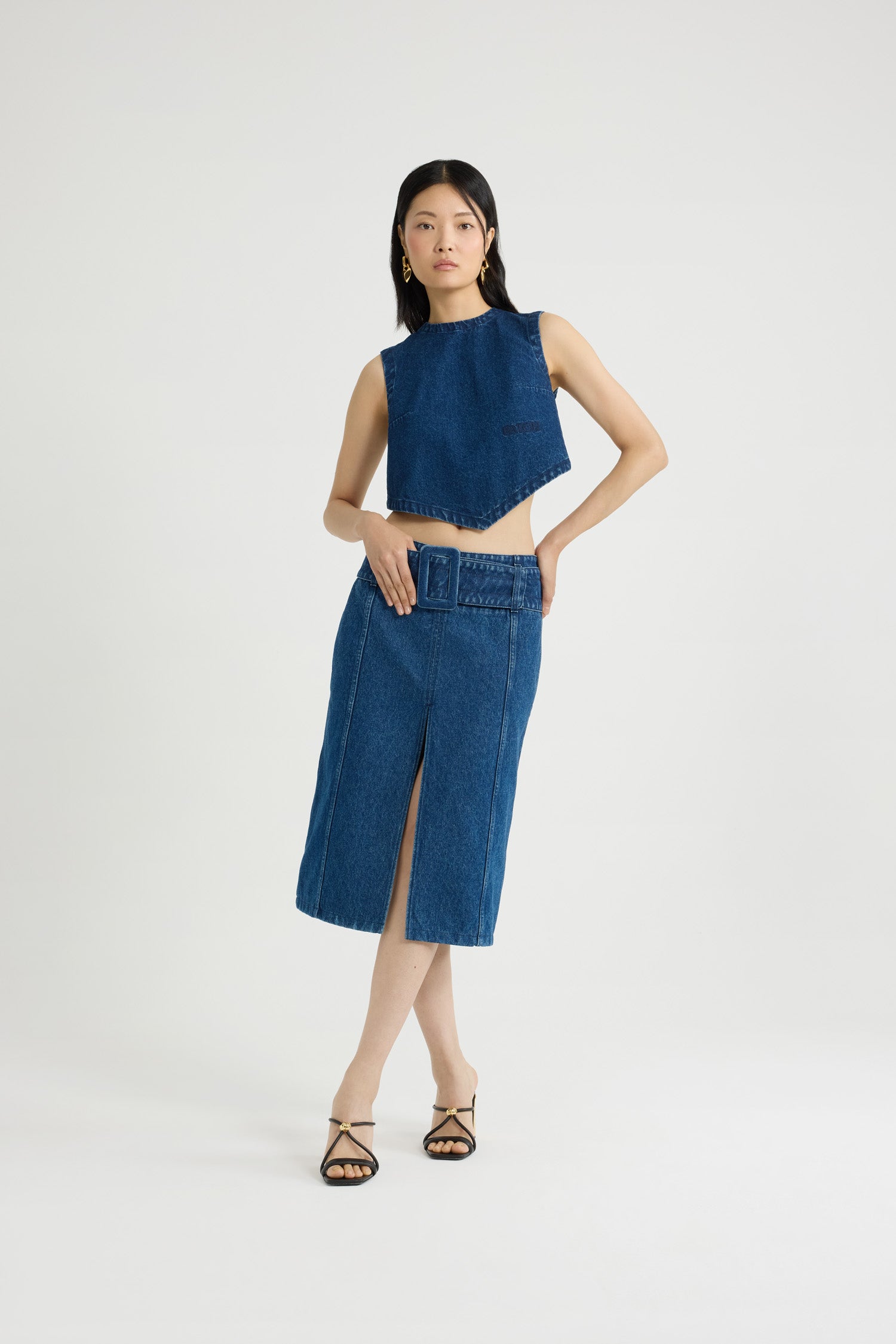 Patou TO161 top denim coton Ink Blue cropped dos noué