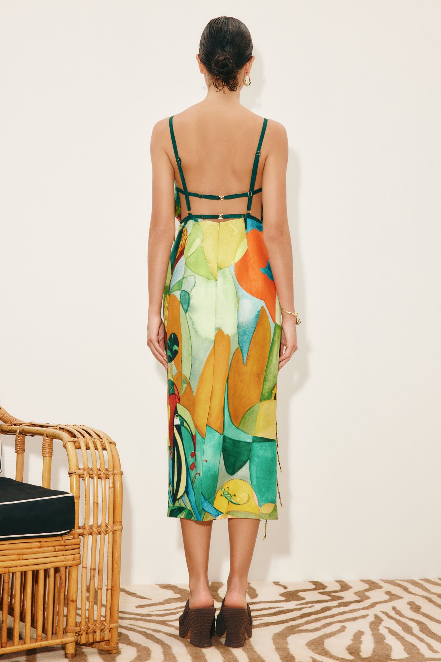 Alemaïs Mokshini robe midi fourreau perles