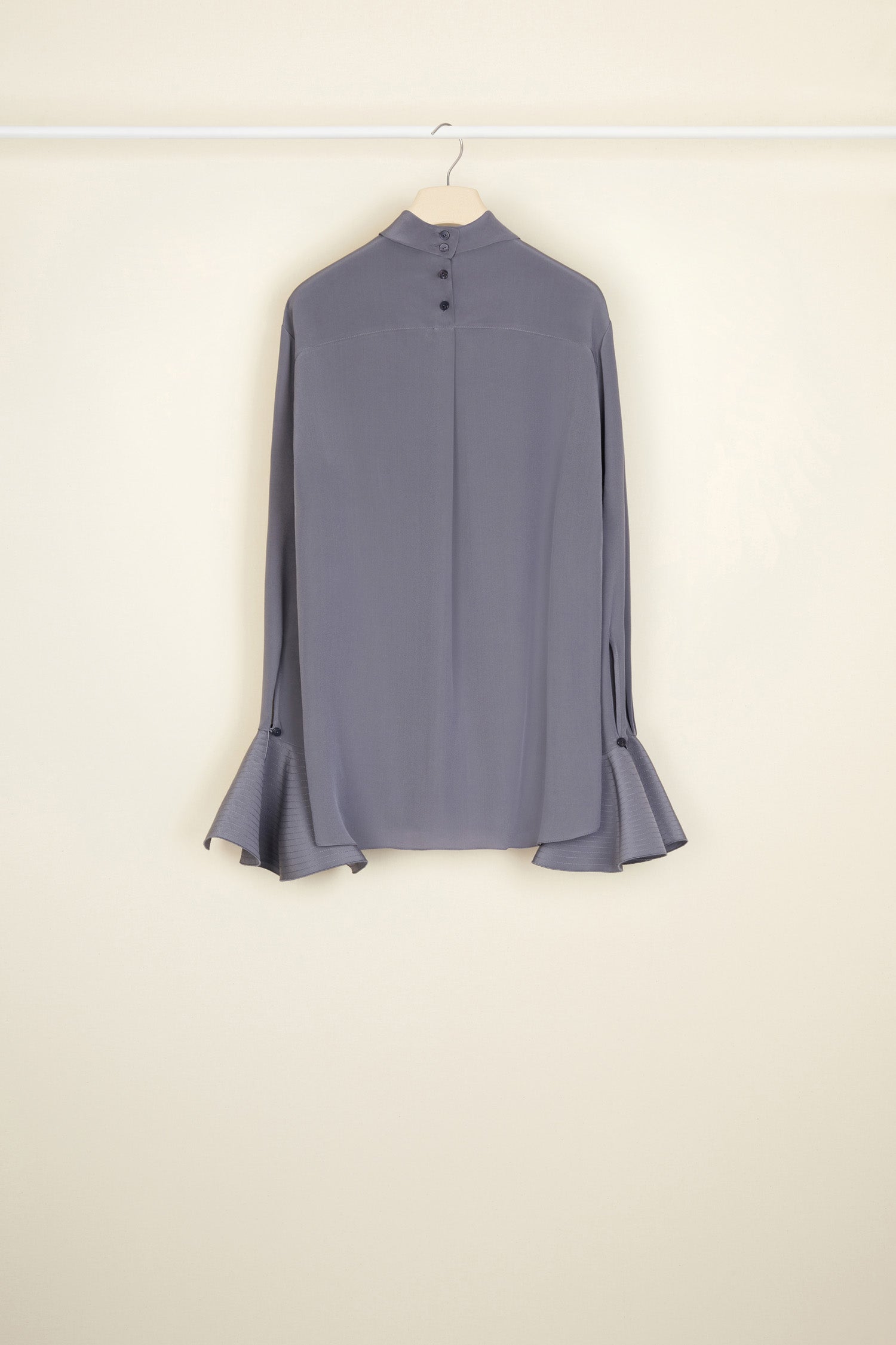 Patou P21TO0220013910A top soie gris brodé