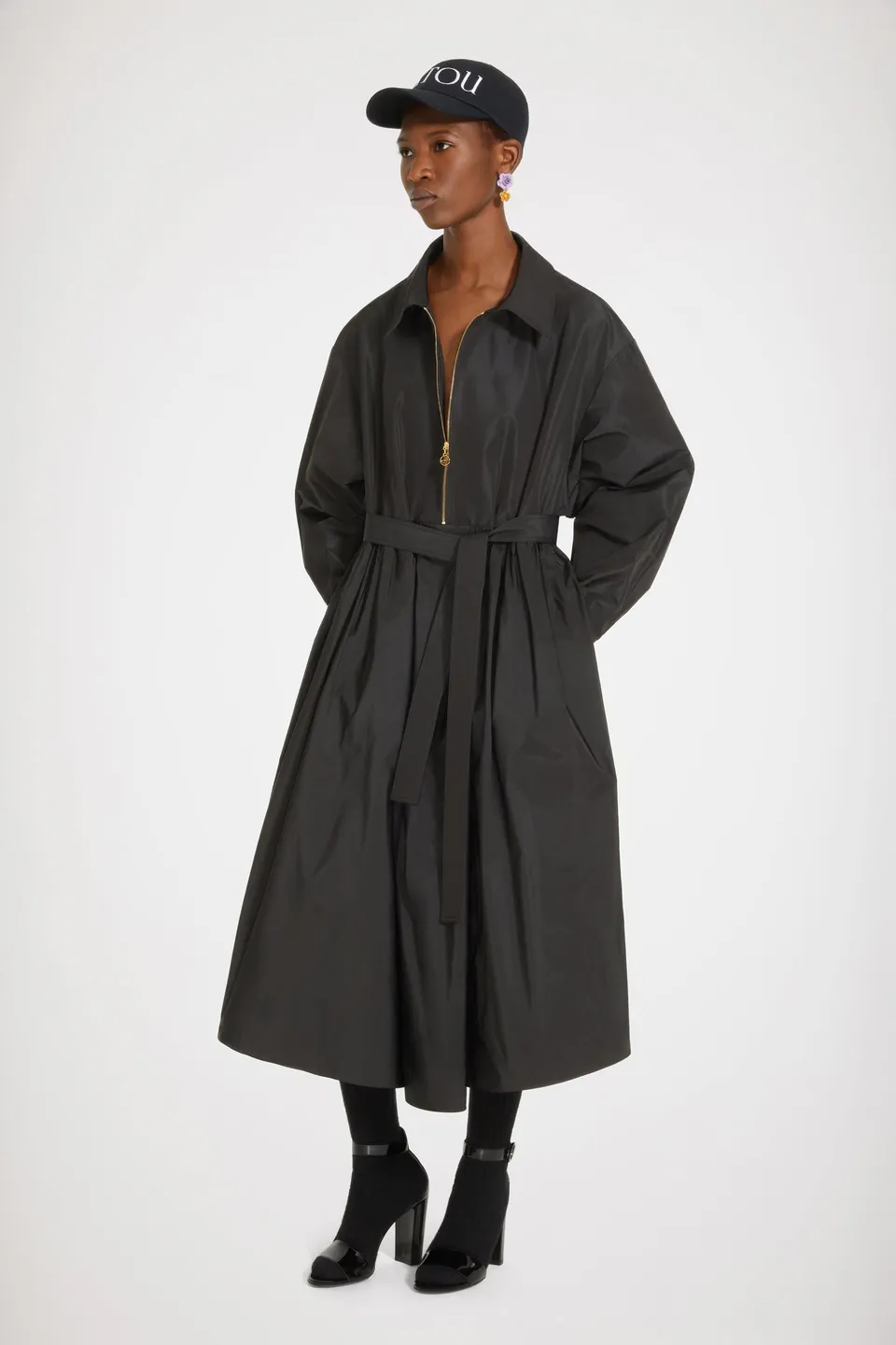 Patou DR095 Robe Maxi Noire Satin Recyclé Ceinture