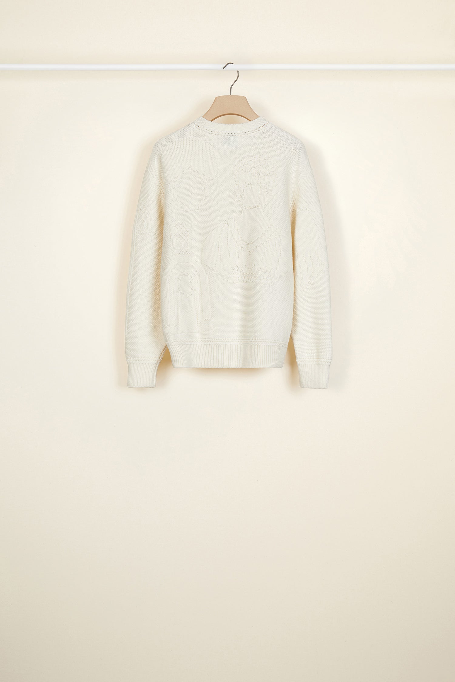 Patou KN018 pull crème laine mérinos motif 3D