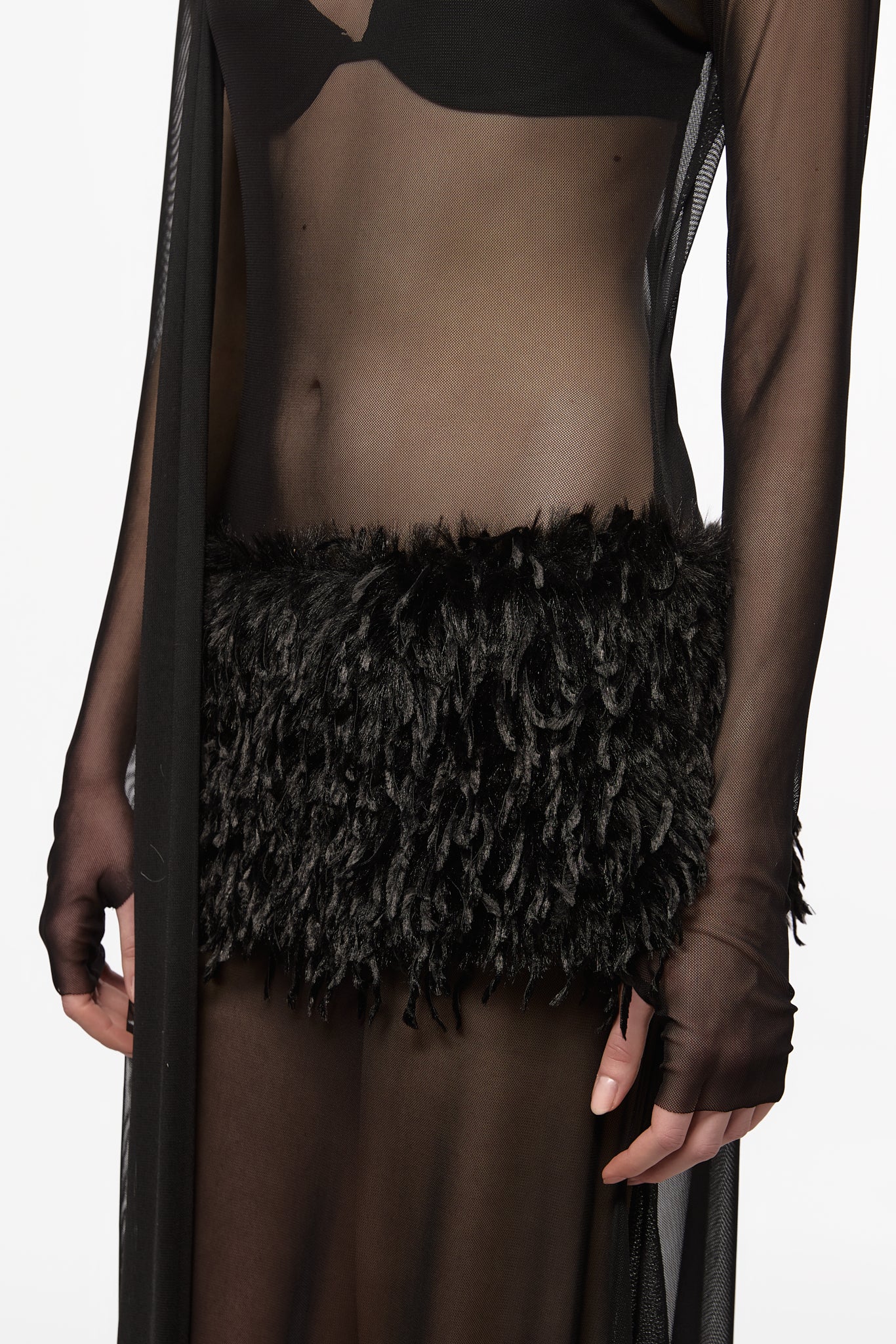 ATU Body Couture Sequins robe maxi noire plumes S