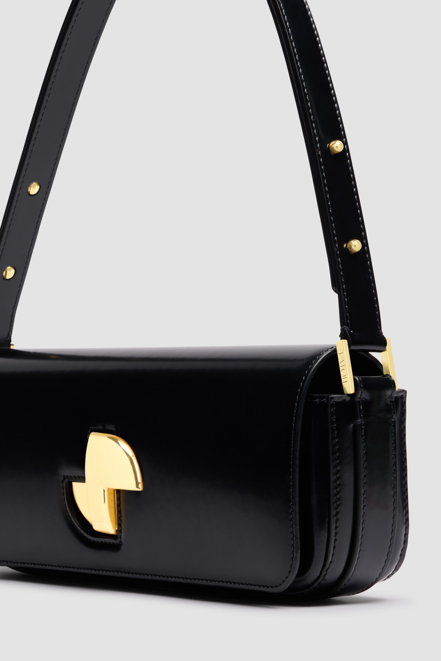 Patou BA020 sac noir cuir le lock allongé