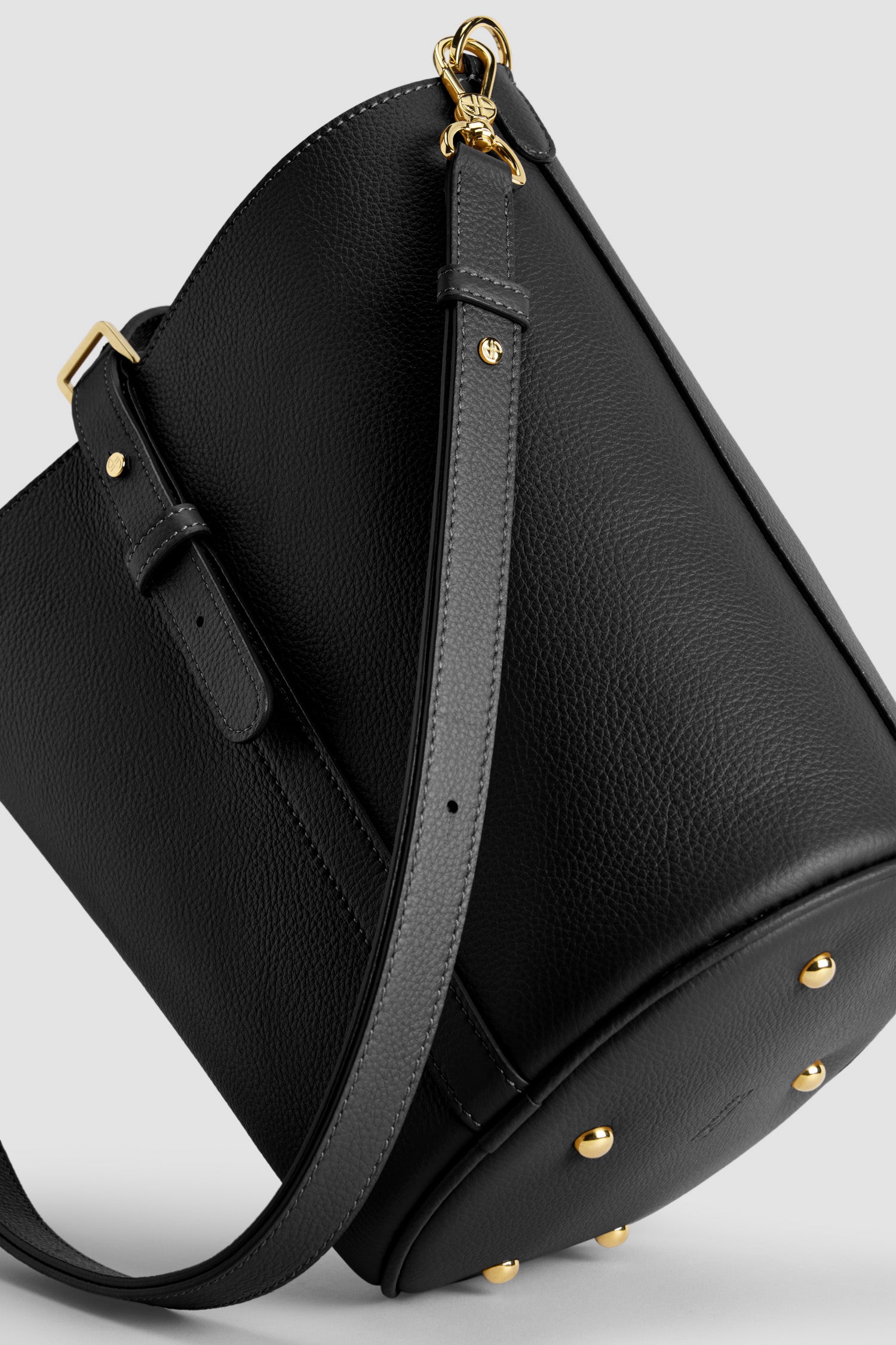 Patou BA015 sac seau noir cuir grainé monogramme JP